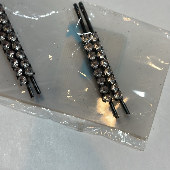 Set of 10 hair bobby pins, black hair pins with silver crystal embellishments - Picture 3 of 4